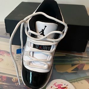 Jordan 11 Retro Low